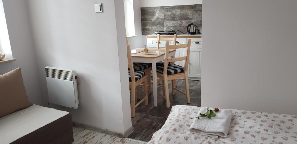 Kuchyňa alebo kuchynka v ubytovaní Apartament Bernadett