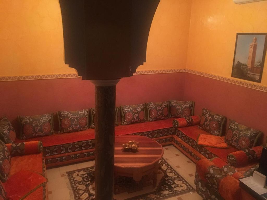 Posezení v ubytování Riad familiale à Marrakech