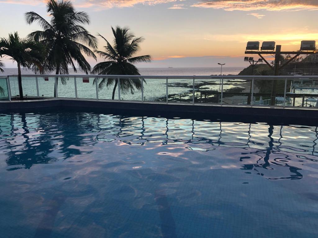  LUXUOSO APARTAMENTO BARRA ONDINA Beira MAR