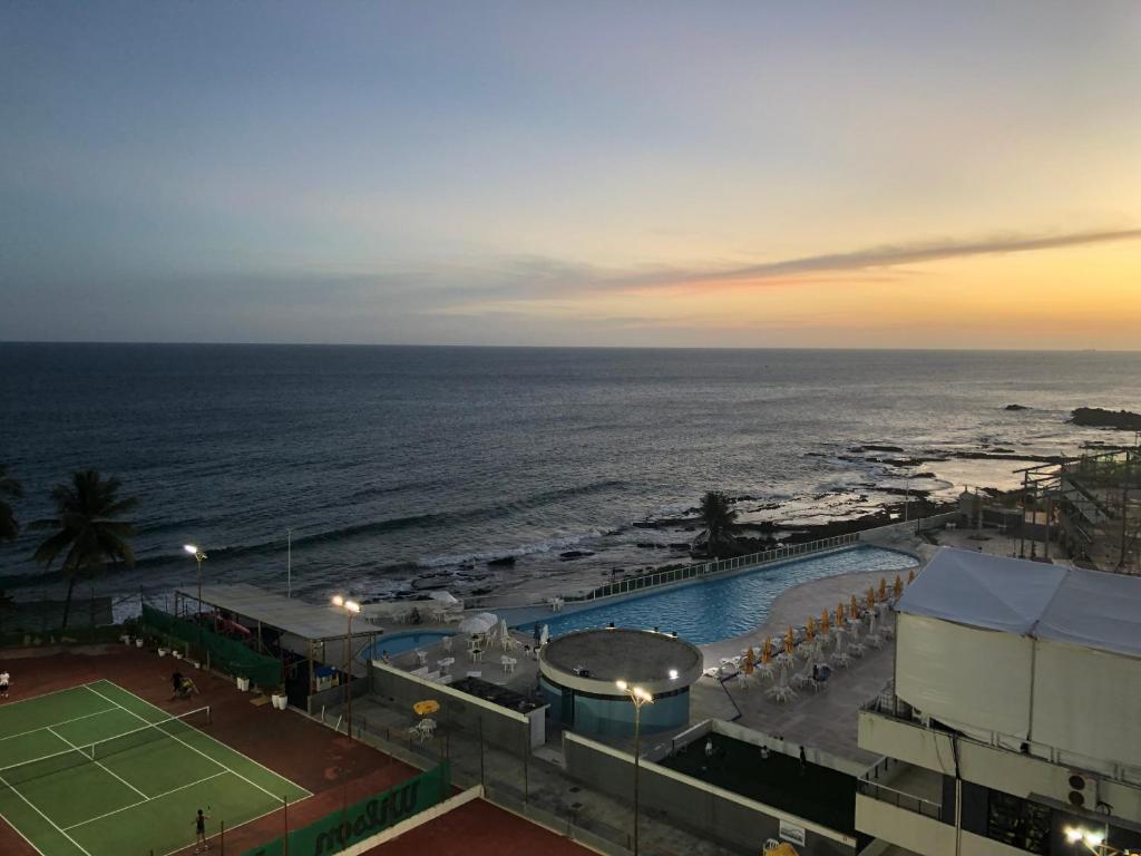  LUXUOSO APARTAMENTO BARRA ONDINA Beira MAR