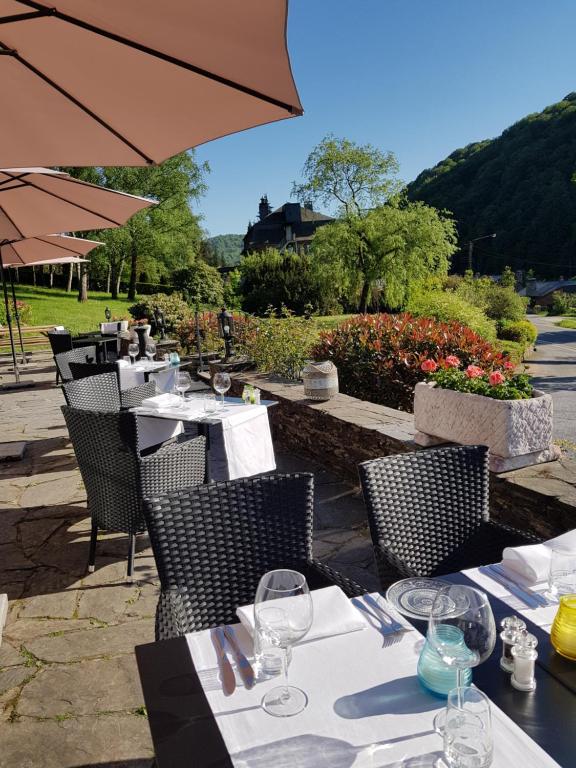 Nespecifikovaný výhled na hory nebo výhled na hory při pohledu z hotelu