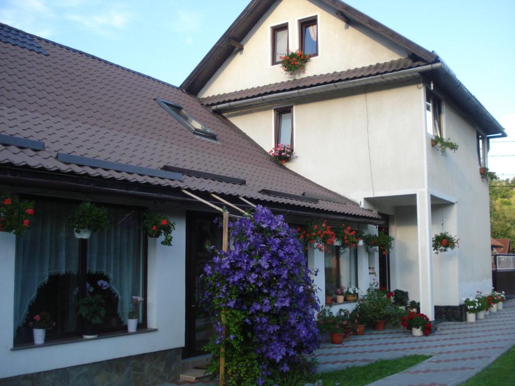 Το κτήριο όπου στεγάζεται  ο ξενώνας