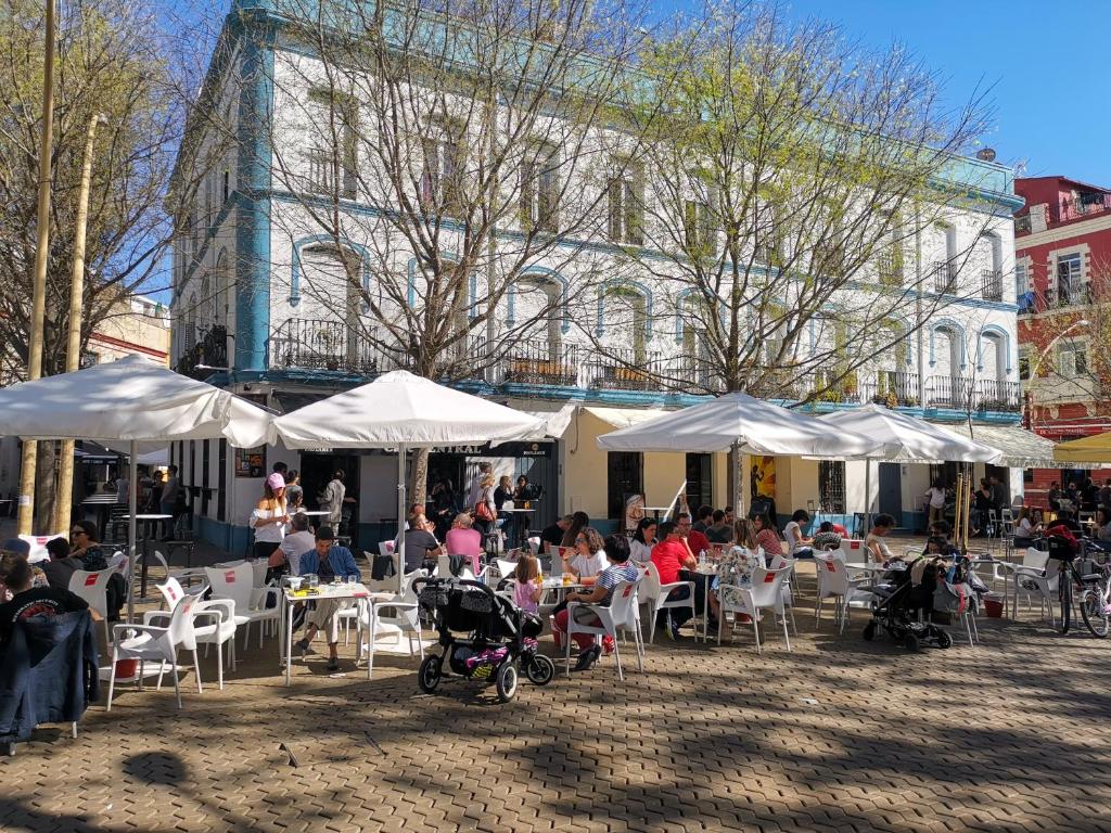 Goście zatrzymujący się w obiekcie Teodosio Apartment FREE PARKING & CENTRAL AC
