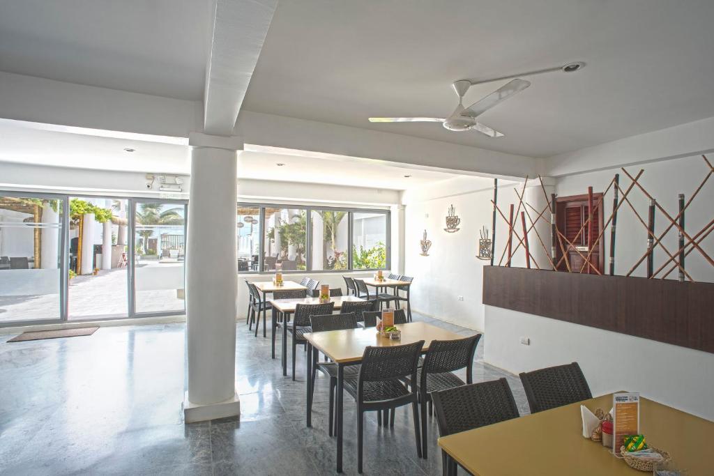 Restaurace v ubytování Hotel La Ría Playas