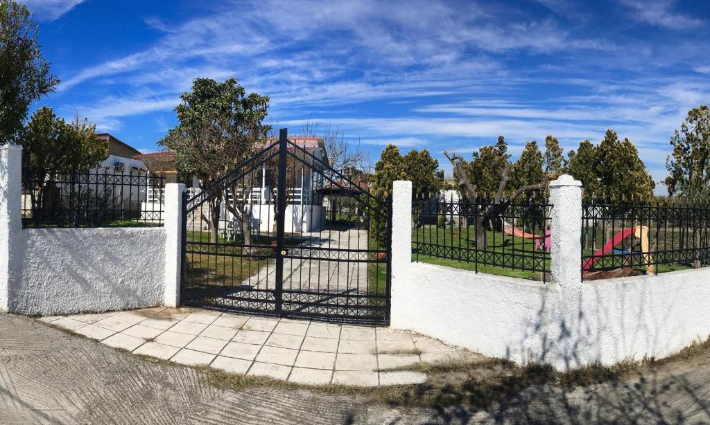 Fotografie z fotogalerie ubytování DemiNik Summer House v destinaci Nea Kallikratia