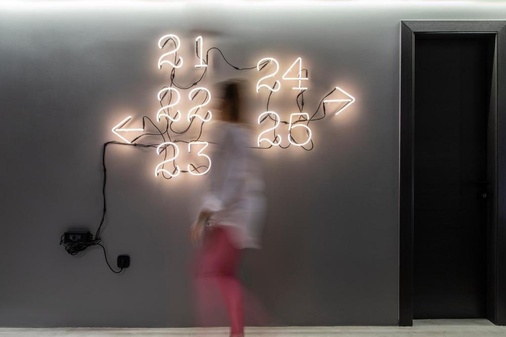 14 Reasons Why Hotel Athens - Resim 12