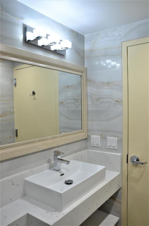 LIC Plaza Hotel photo