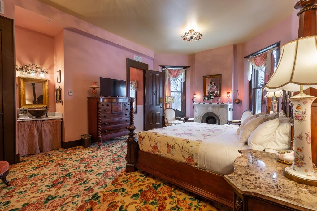 Steele Mansion Inn & Gathering Hub photo