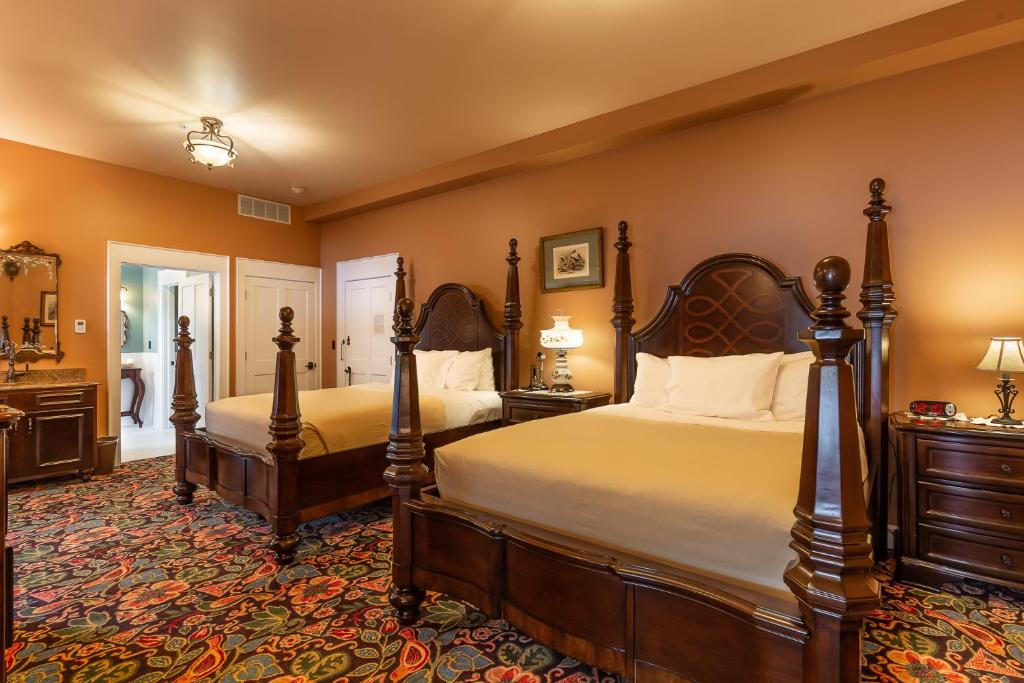 Steele Mansion Inn & Gathering Hub - 