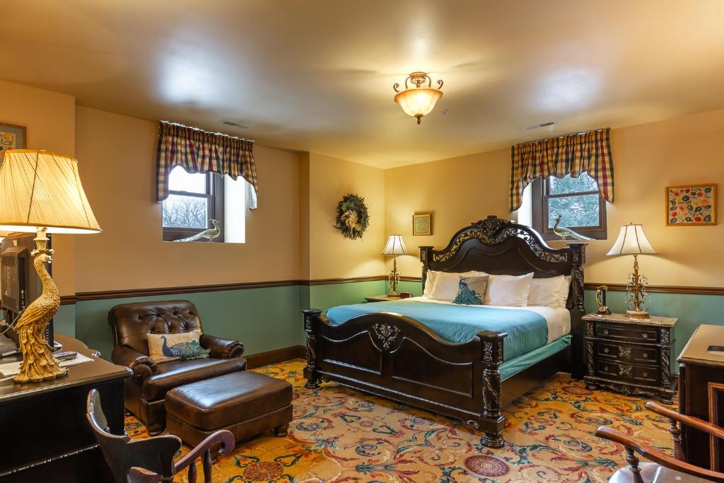Steele Mansion Inn & Gathering Hub - 