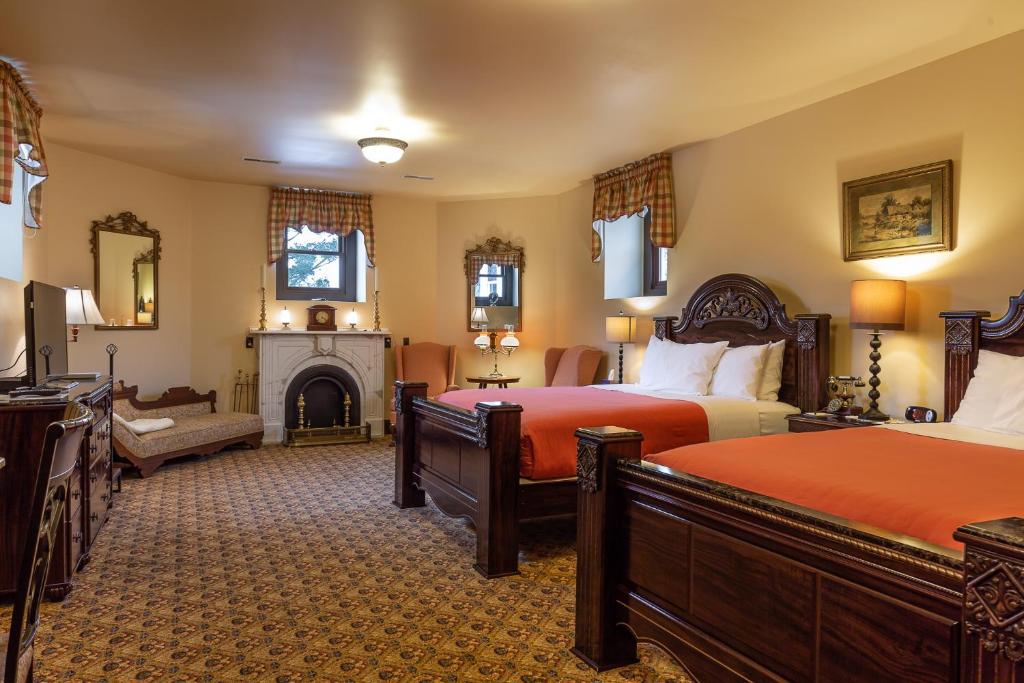 Steele Mansion Inn & Gathering Hub - 