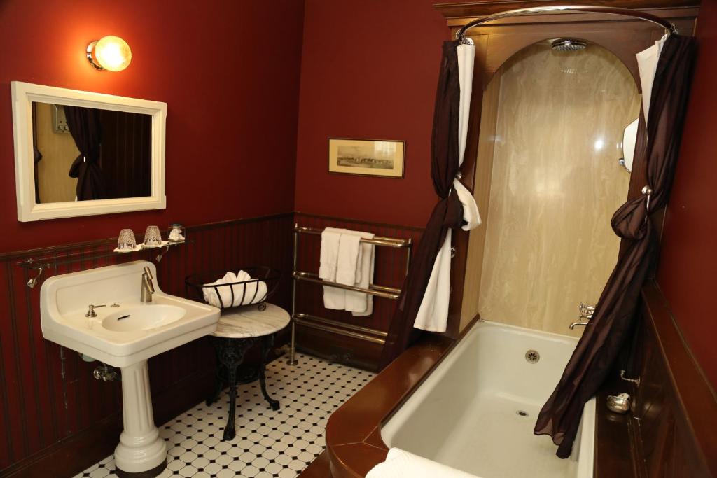 Beaconsfield Bed and Breakfast - Victoria - Sala De Reina De Lujo