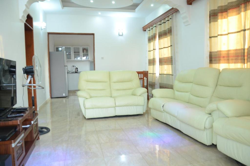 Muyenga Luxury Vacation Home - Two-Bedroom Townhouse