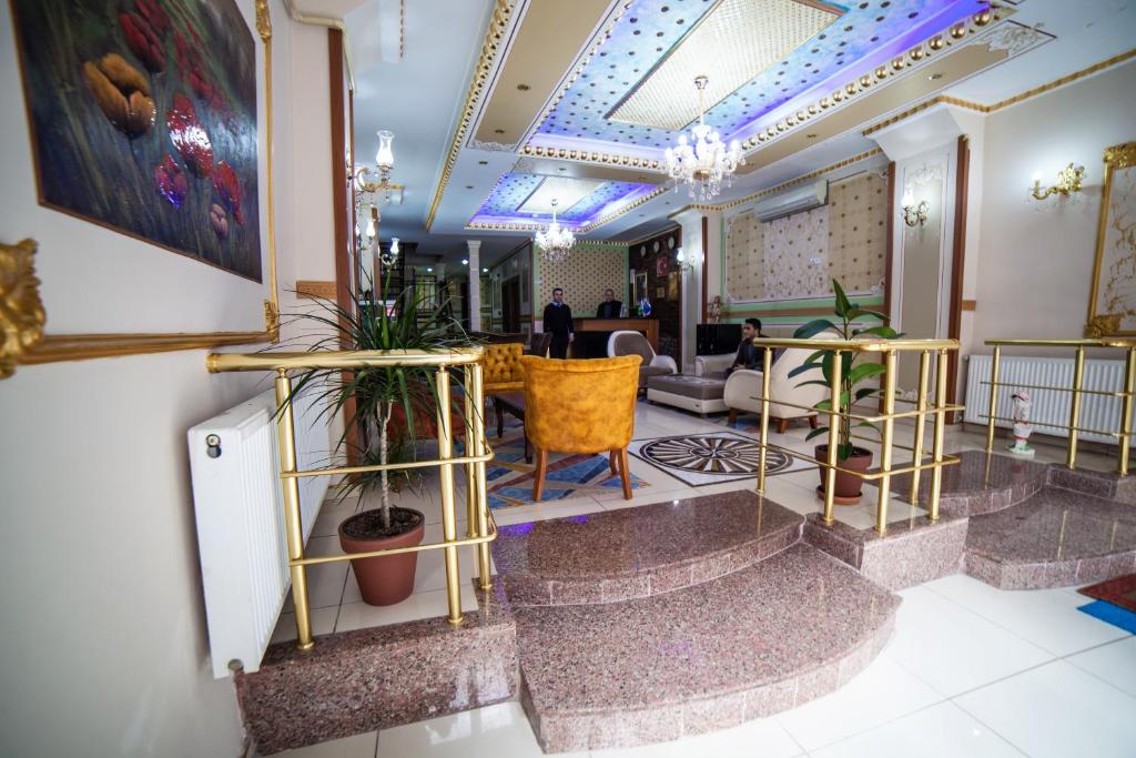 TV a/nebo společenská místnost v ubytování istanbul duhok hotel