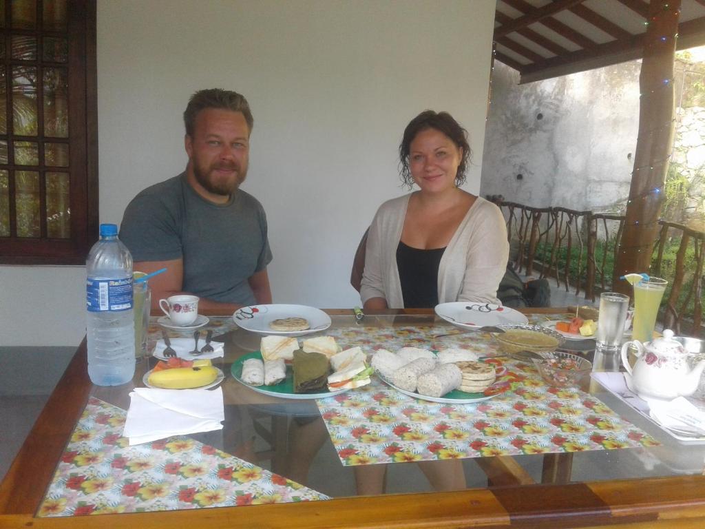 Nápoje v ubytování Induwara Guest