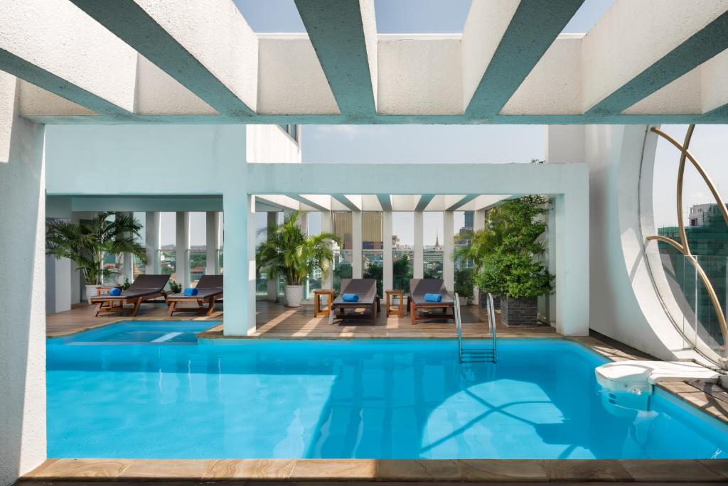 Bazén v ubytování Phnom Penh Katari Hotel nebo v jeho okolí