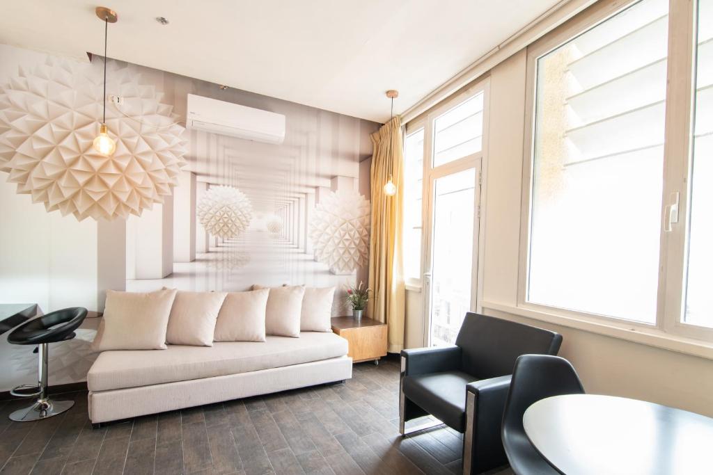 Posezení v ubytování 27Montefiore - Urban ApartHotel TLV