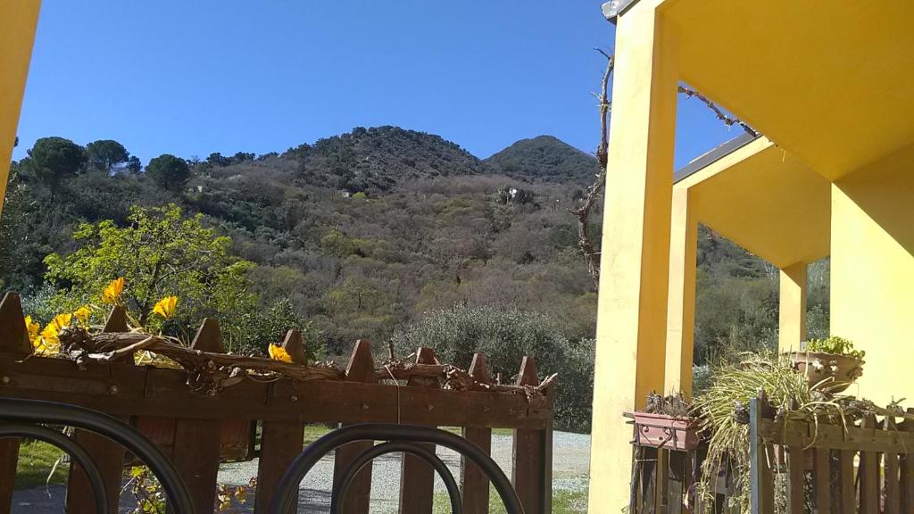 Widok na góry z tego aparthotelu
