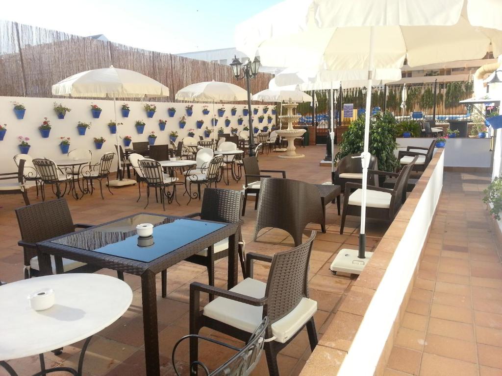 Restaurace v ubytování Hotel El Faro Marbella