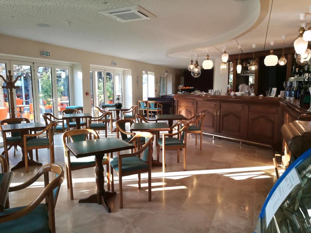 Restaurace v ubytování Hotel Le Provencal LogisHotels