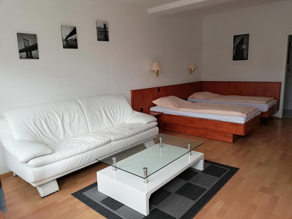Hotel Dorfschänke - Large Twin Room