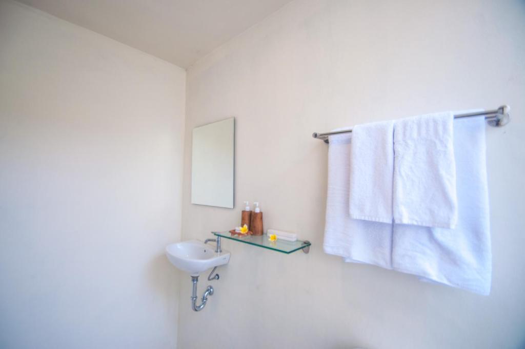 The Penida Bungalow - 10