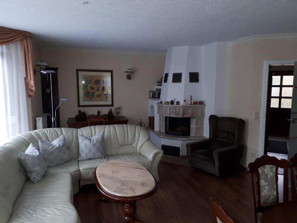 Posezení v ubytování Ferienhaus "Werrablick-Frankenroda"