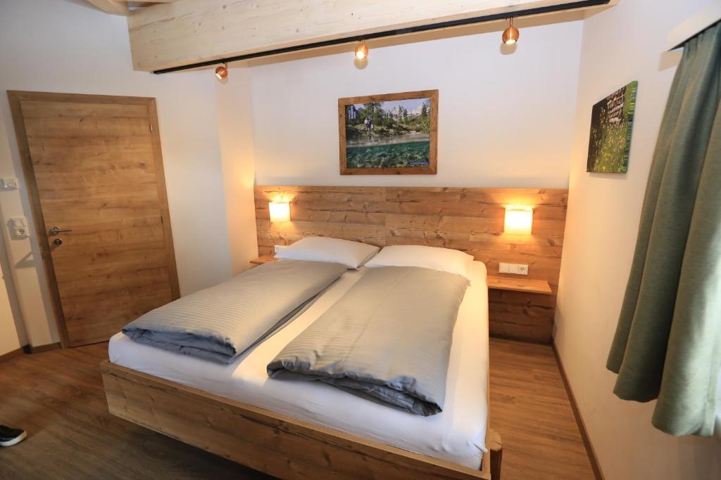Postel nebo postele na pokoji v ubytování Mari's Landhaus