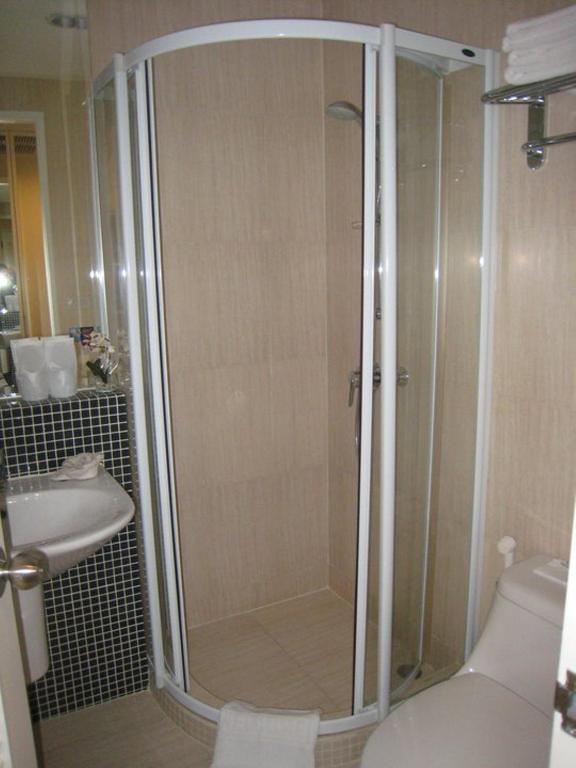 Aphrodite Inn Bangkok - Resim 29