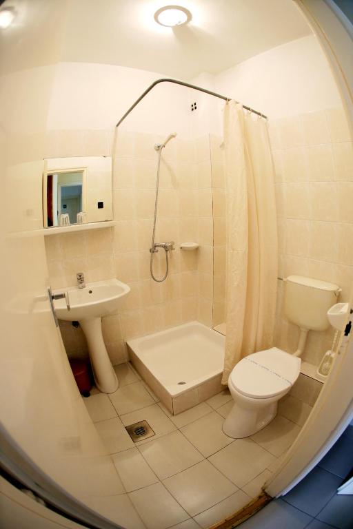 Koupelna v ubytování Hotel Bara Junior