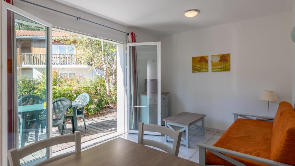 Vacancéole - Le Domaine des Grands Lacs - Two-Bedroom Apartment