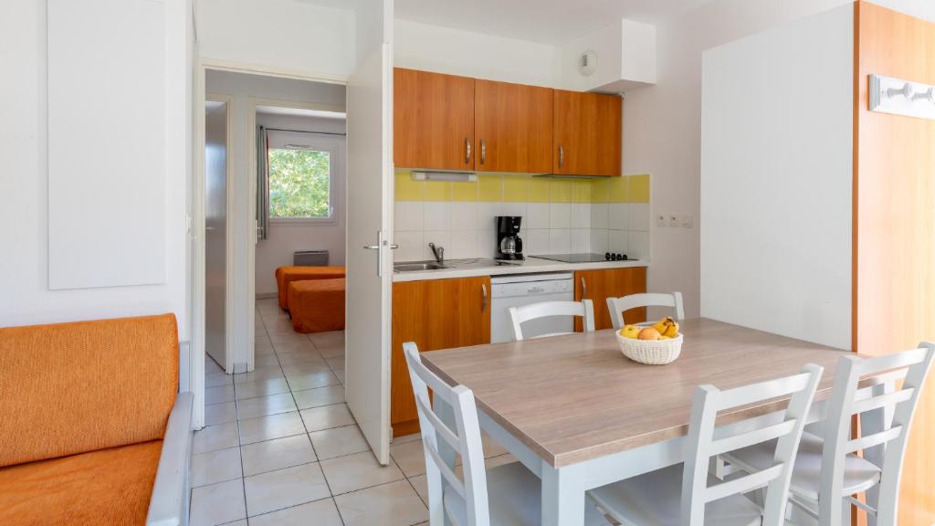 Vacancéole - Le Domaine des Grands Lacs - Two-Bedroom Apartment (6 Adults) Disability Access
