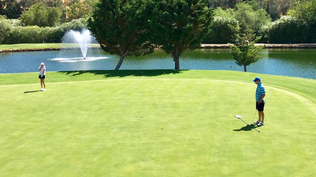 Golf v apartmánu nebo okolí
