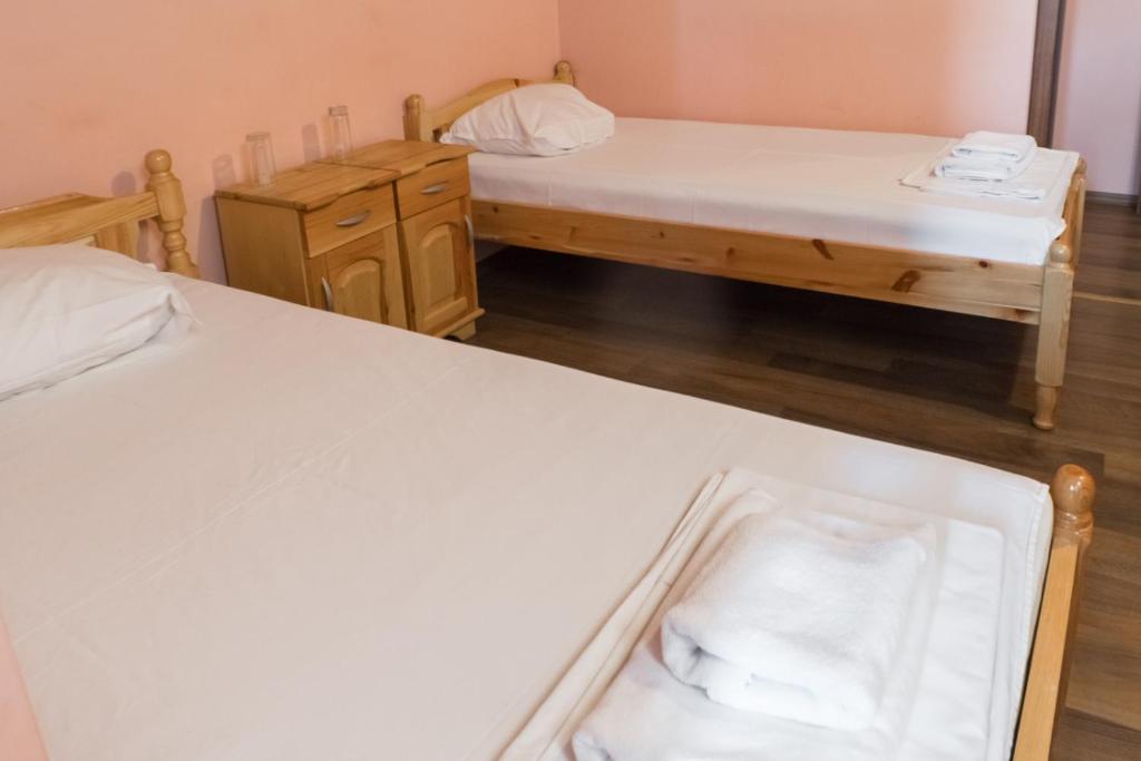 комплекс ВОДОПАДА - Habitación Gemela Con Baño Privado