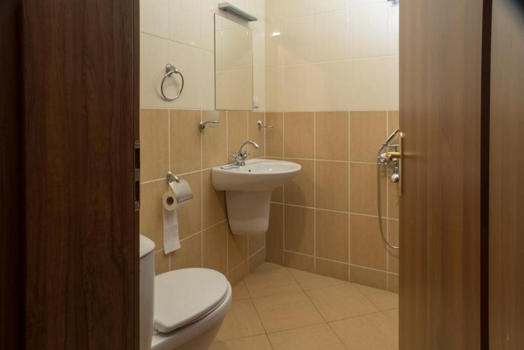 комплекс ВОДОПАДА - Habitación Triple Con Baño Privado