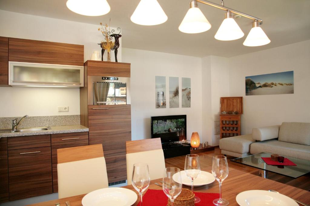 Posedenie v ubytovaní EXCLUSIVE APARTMENTS - inclusive Zell am See-Kaprun Sommerkarte und unbegrenztem Tauern SPA Eintritt