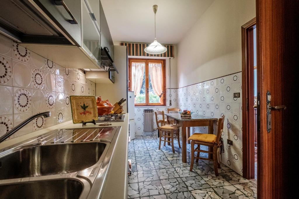 Kuchyň nebo kuchyňský kout v ubytování La terrazza del Bimbo