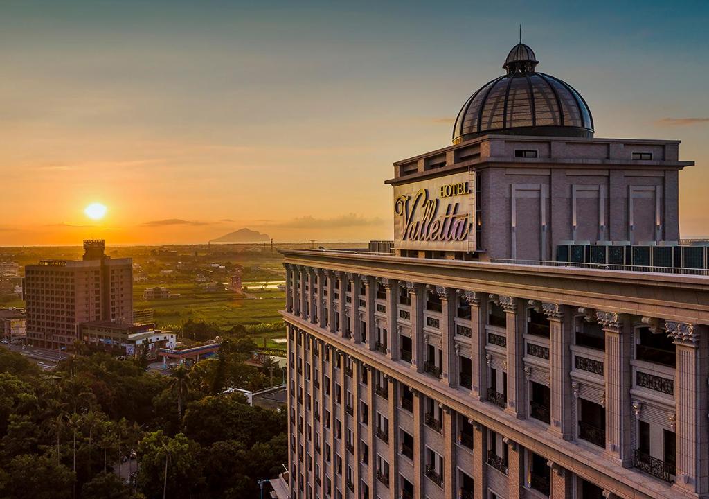 Pogled na izlazak ili zalazak sunca iz hotela