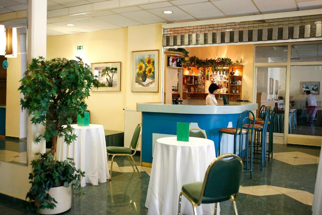 Restaurace v ubytování Hotel Bara Junior