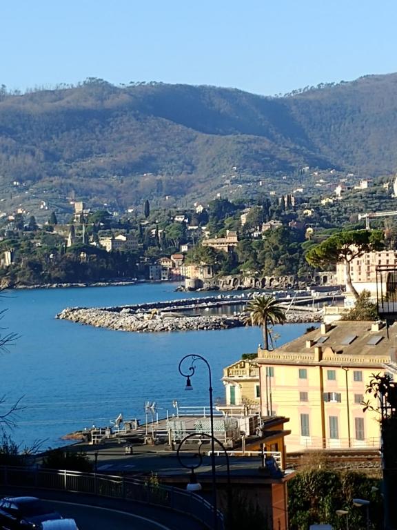 a view of a city and a body of water at Casa Auxilium in Rapallo