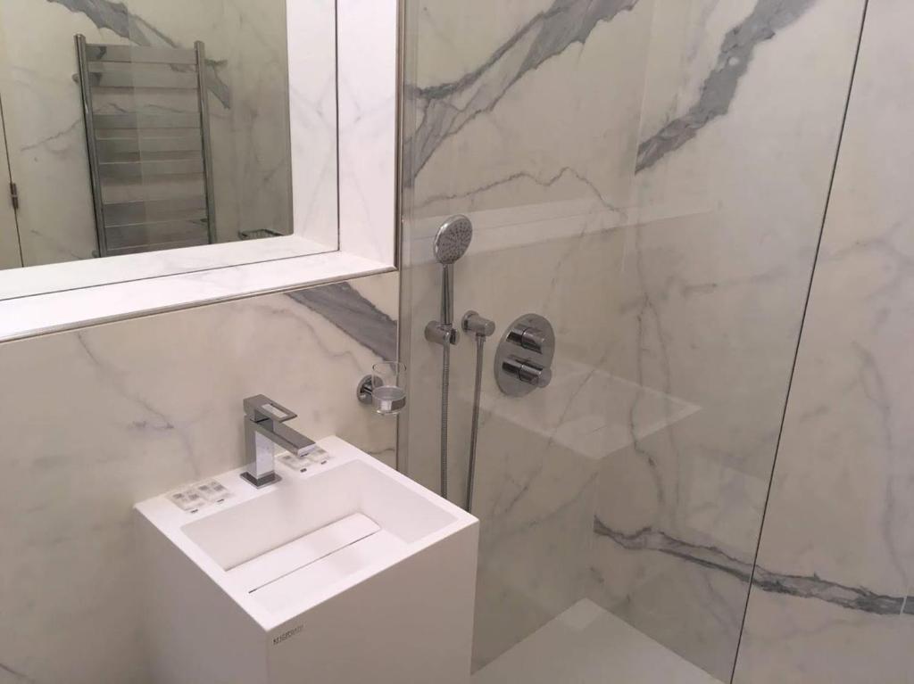 Hotel Ferney République - Resim 9