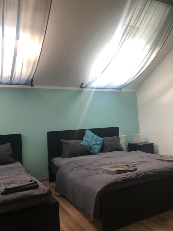 Old Strand Spirit - Three-Bedroom Apartment