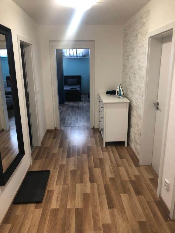 Old Strand Spirit - Three-Bedroom Apartment With Two Bathrooms