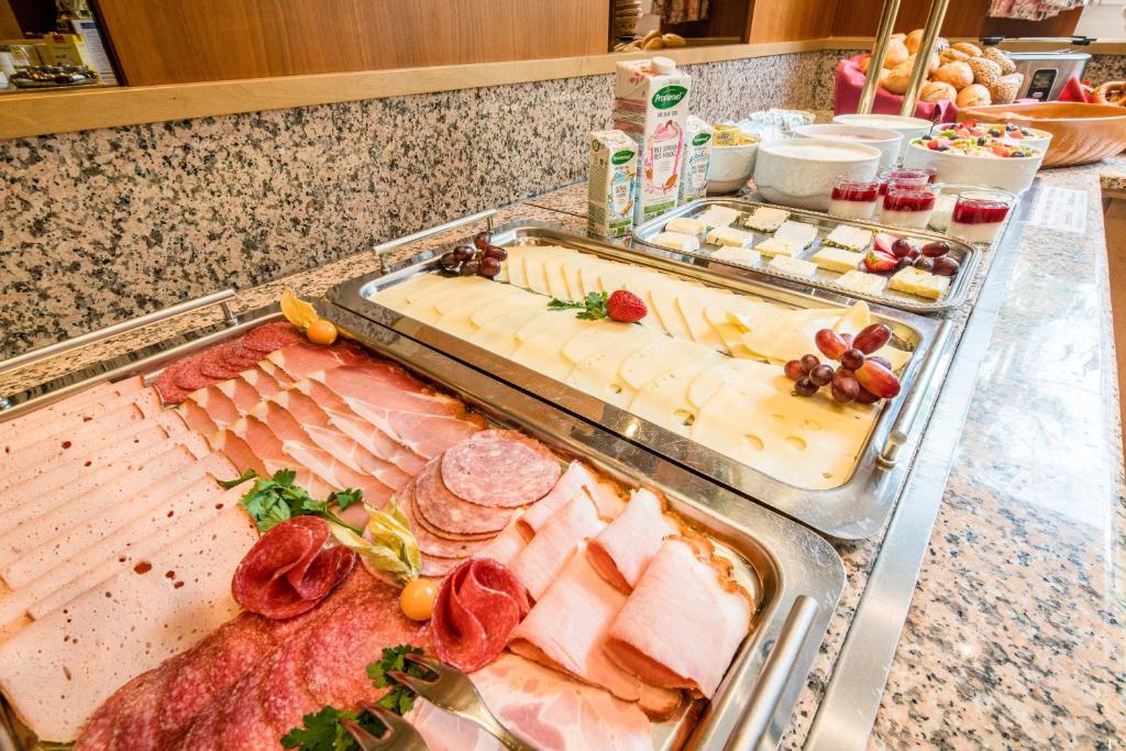 Jídlo v hotelu nebo okolí