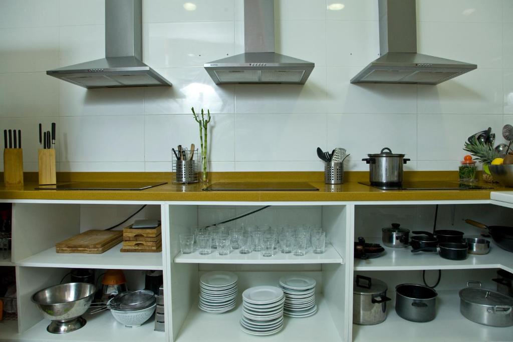 Kuchyň nebo kuchyňský kout v ubytování Purple Nest Hostel