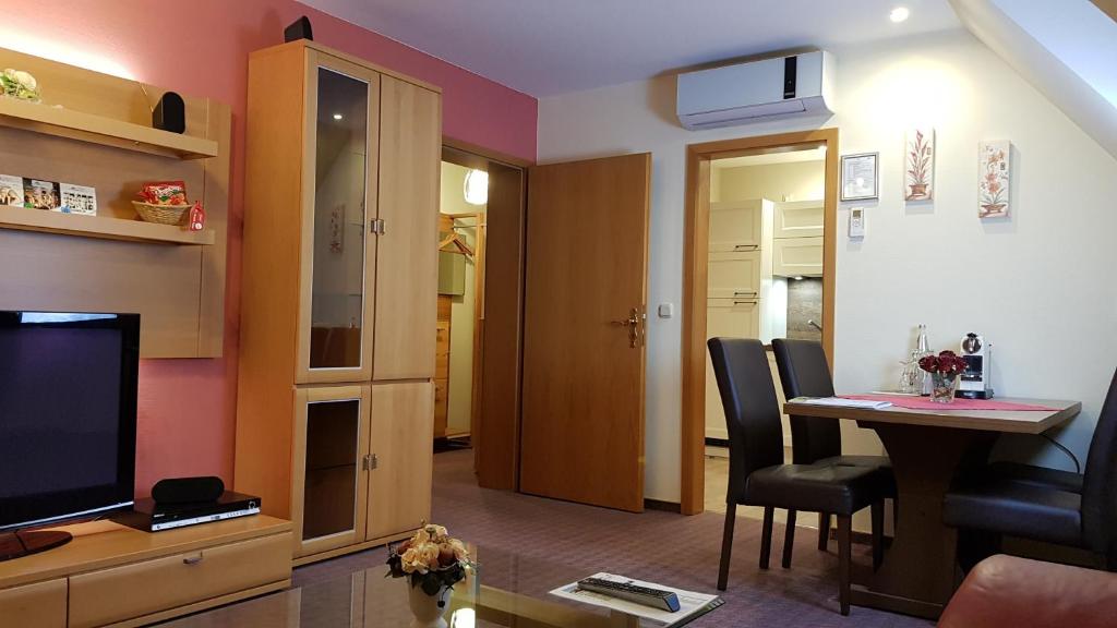 Posezení v ubytování Hotel Rhöner Land Garni - Bed & Breakfast