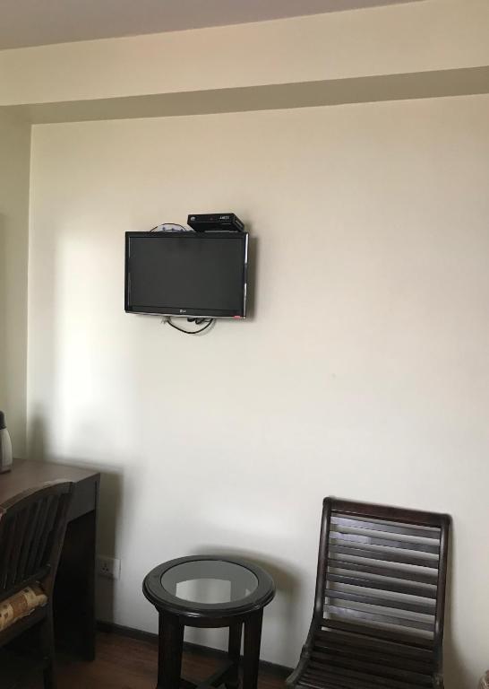 TV a/nebo společenská místnost v ubytování Hotel Yambu kathmandu