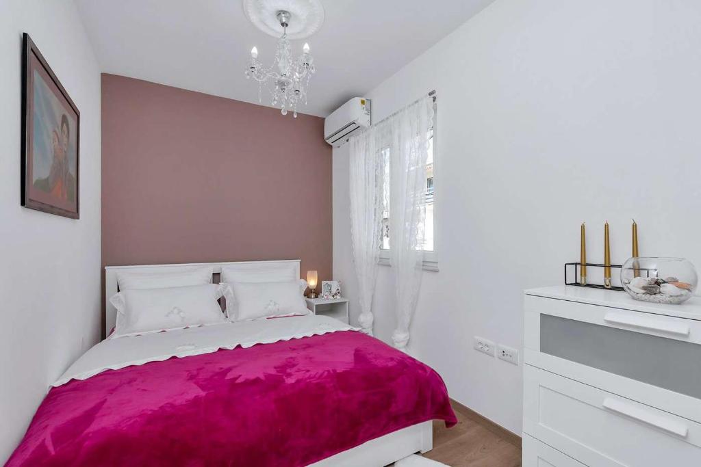 Postel nebo postele na pokoji v ubytování Luxurious Apartment Nino