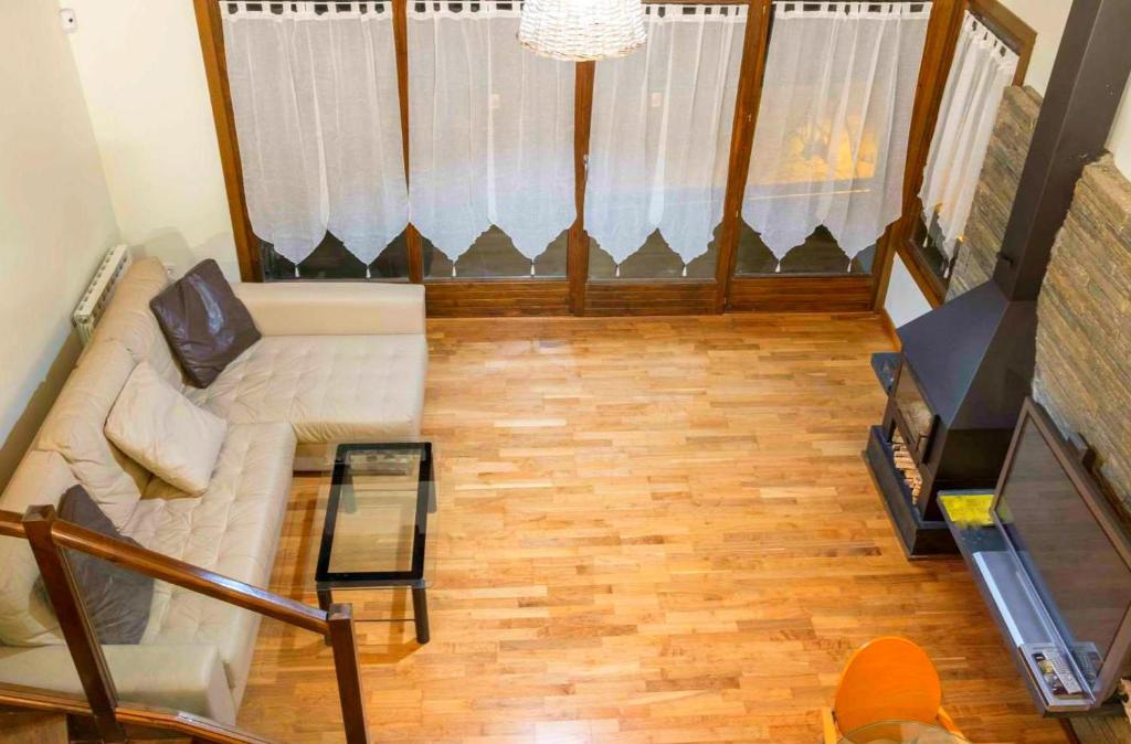 TV a/nebo společenská místnost v ubytování Fantástica casa adosada en Prullans