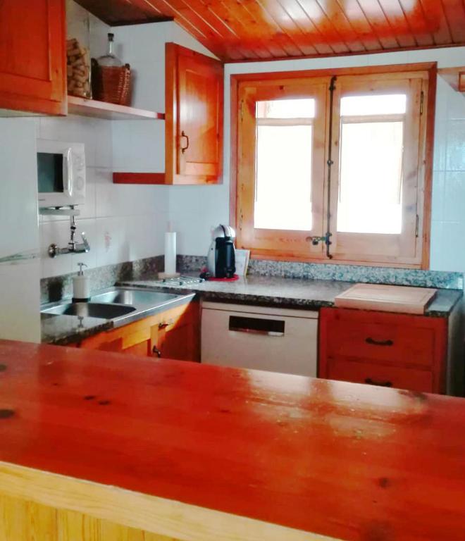 Kuchyň nebo kuchyňský kout v ubytování Apartamento en el centro de Bellver
